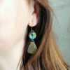 boucles d oreilles pendantes en mosaïque turquoise Blé portées